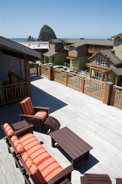 Surfsand resort - Located in Downtown Cannon Beach, Surfsand Resort is adjacent to Cannon Beach and within a 10-minute walk of other popular attractions like Haystack Rock. This 95-room, 4-star hotel has an indoor pool along with free in-room WiFi and free self parking. Dining . This hotel is home to a restaurant and a bar/lounge.